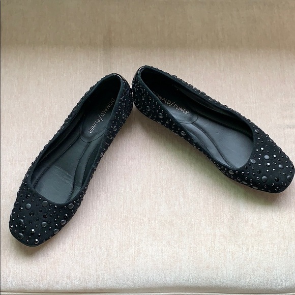 Donald Pliner Black Square Toe Studded Flats 5 - Picture 1 of 8
